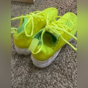 Neon green presto Nike